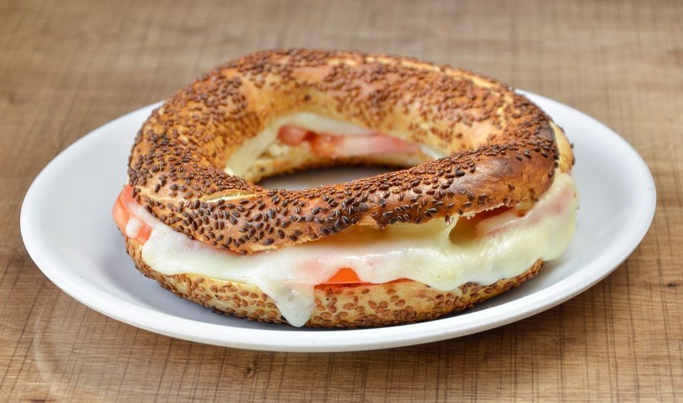 Kaşarlı Simit Kahvaltı